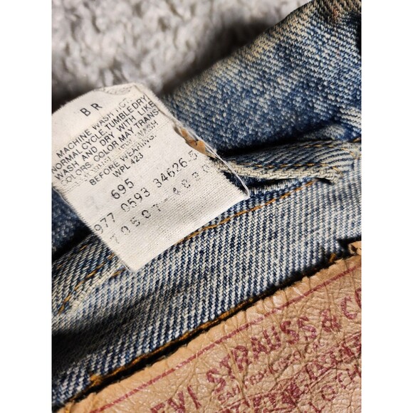 Vintage Levi’s Denim Jacket 0593 Citgo Tough Guys Logo Patch Workwear USA Made - Picture 4 of 8